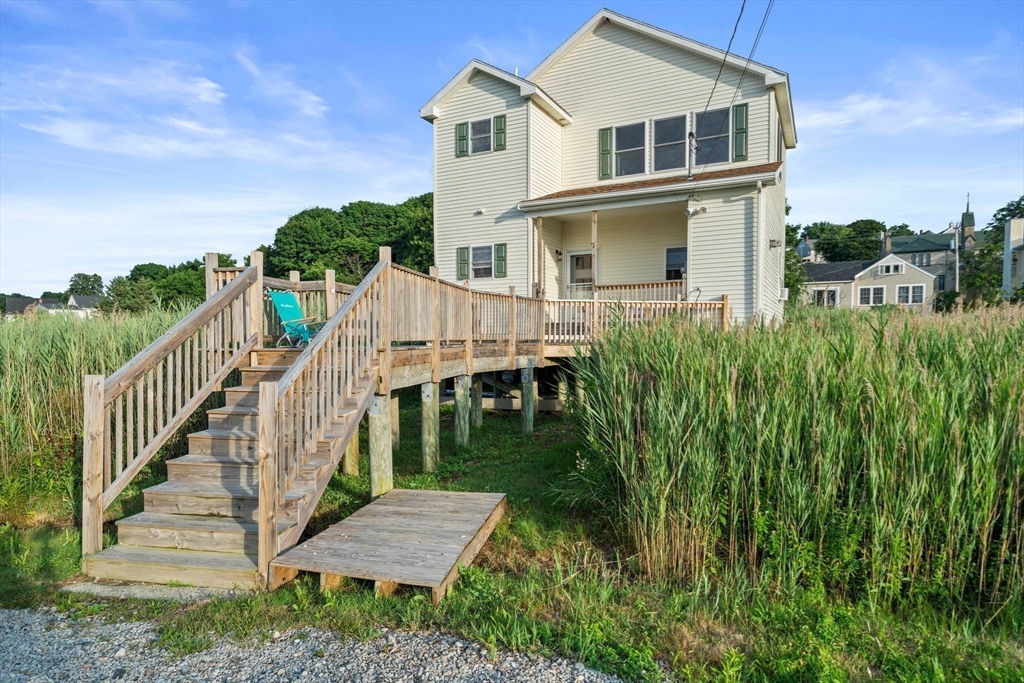 18 Bayview St