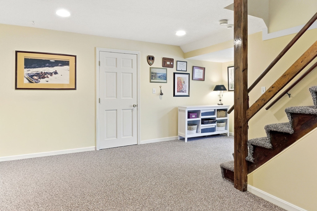 8 Valleywood Rd, Hopkinton, MA Photo #32