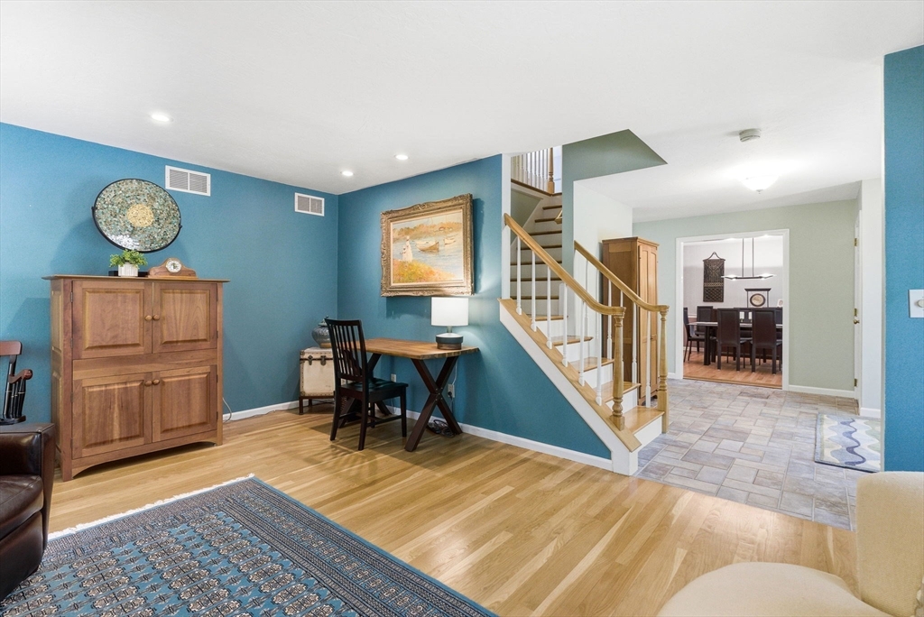 8 Valleywood Rd, Hopkinton, MA Photo #20