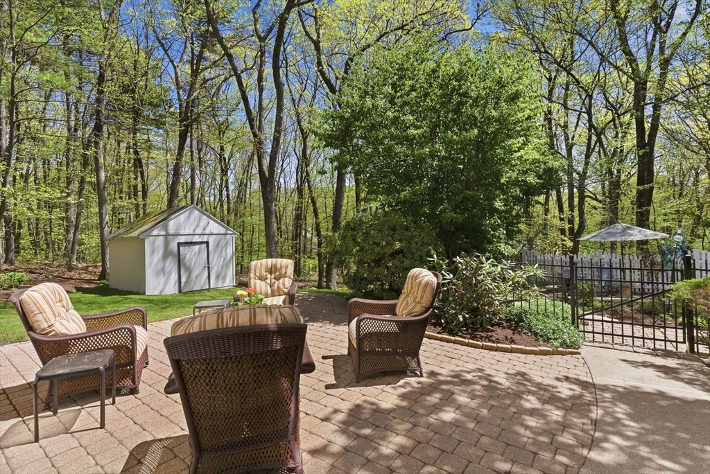 8 Valleywood Rd, Hopkinton, MA Photo #38