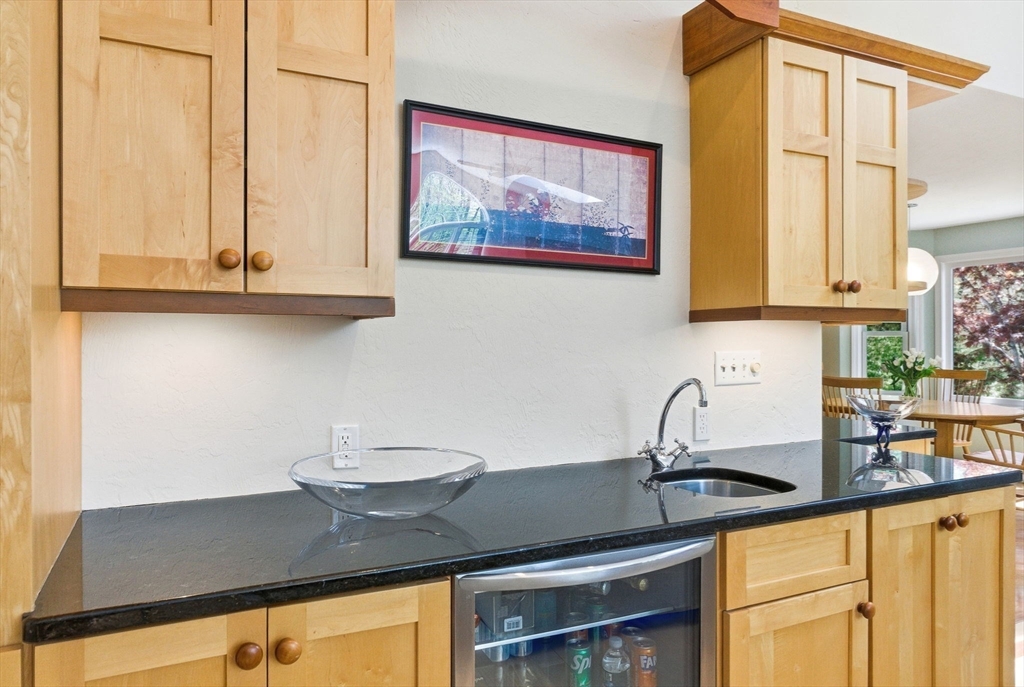 8 Valleywood Rd, Hopkinton, MA Photo #8
