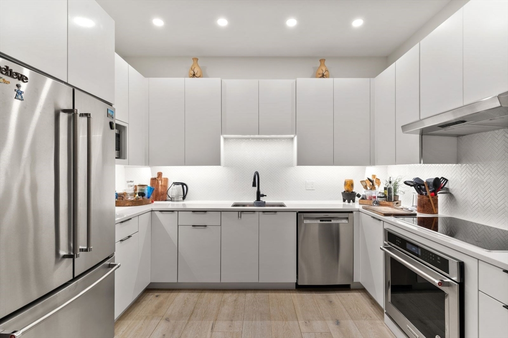 15 Sleeper Street 203