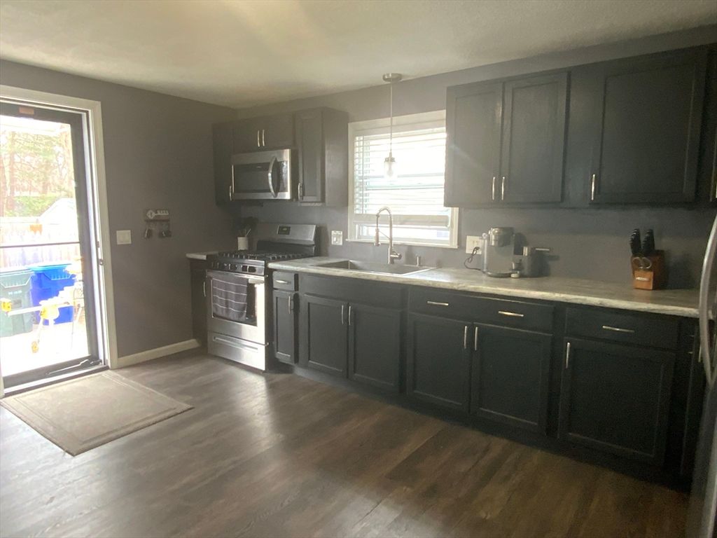 Photo of 86 Peekskill Ave, Springfield, MA 01129 (MLS # 73500915)