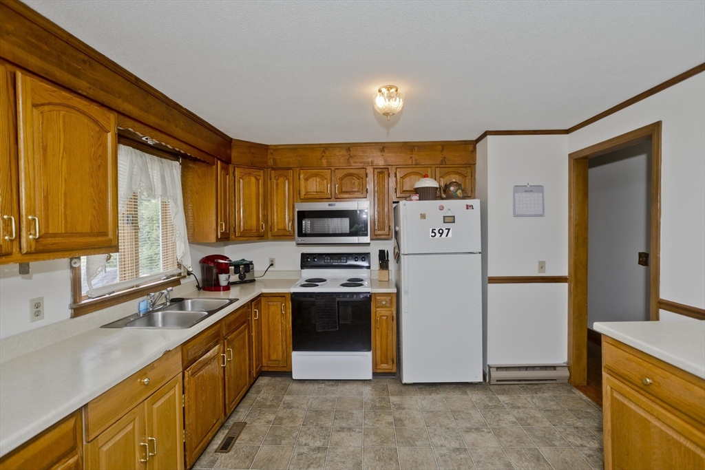 597 Amherst Rd