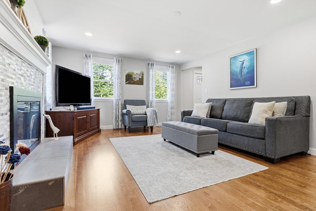 38 Dunstable Road, Westford, MA Photo #14