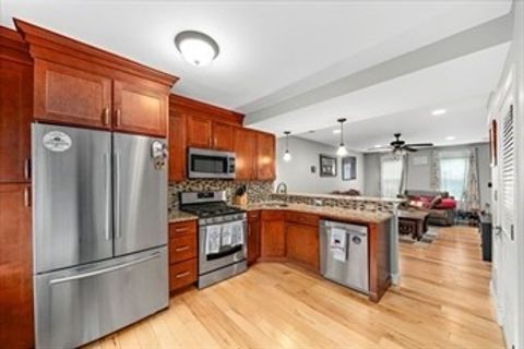 35 Wenlock Road 35 Boston MA 02122