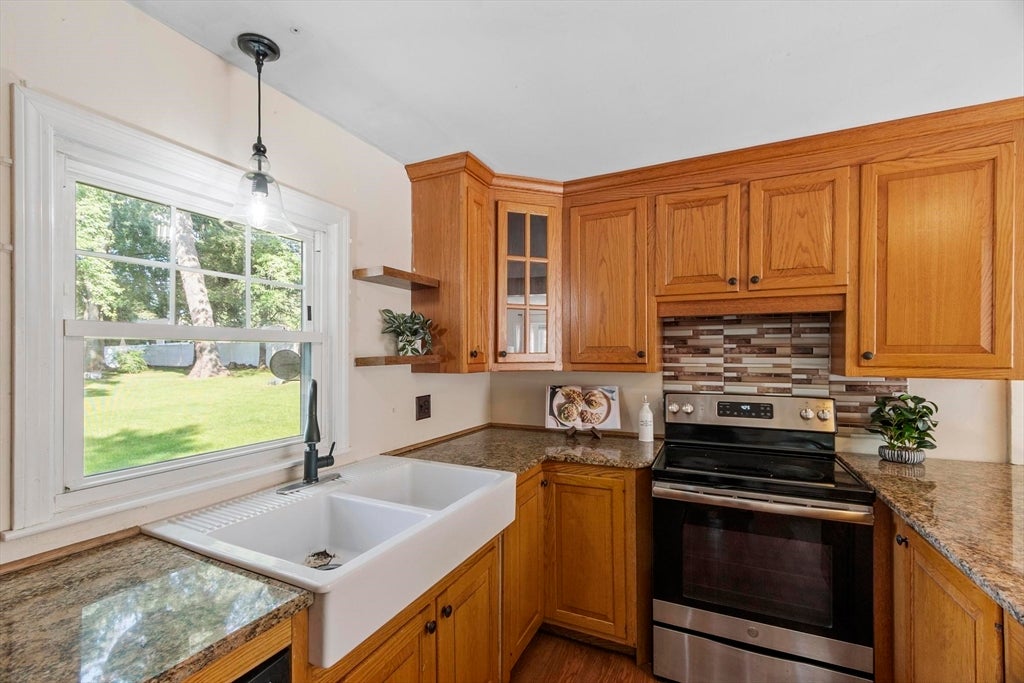 214 Brigham Hill Rd, Grafton, MA Photo #5