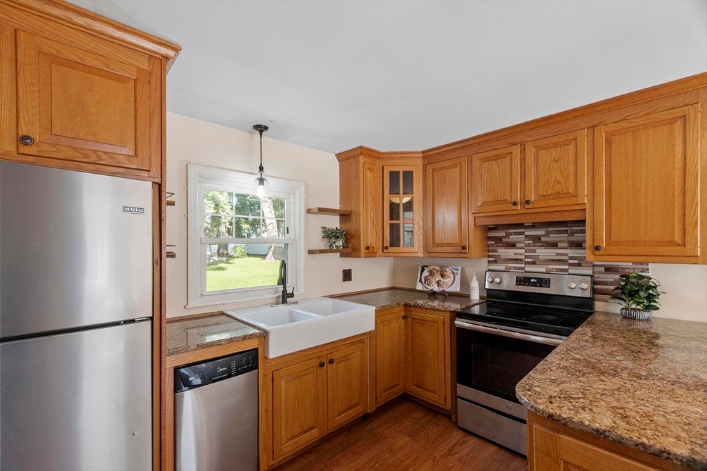 214 Brigham Hill Rd, Grafton, MA Photo #2