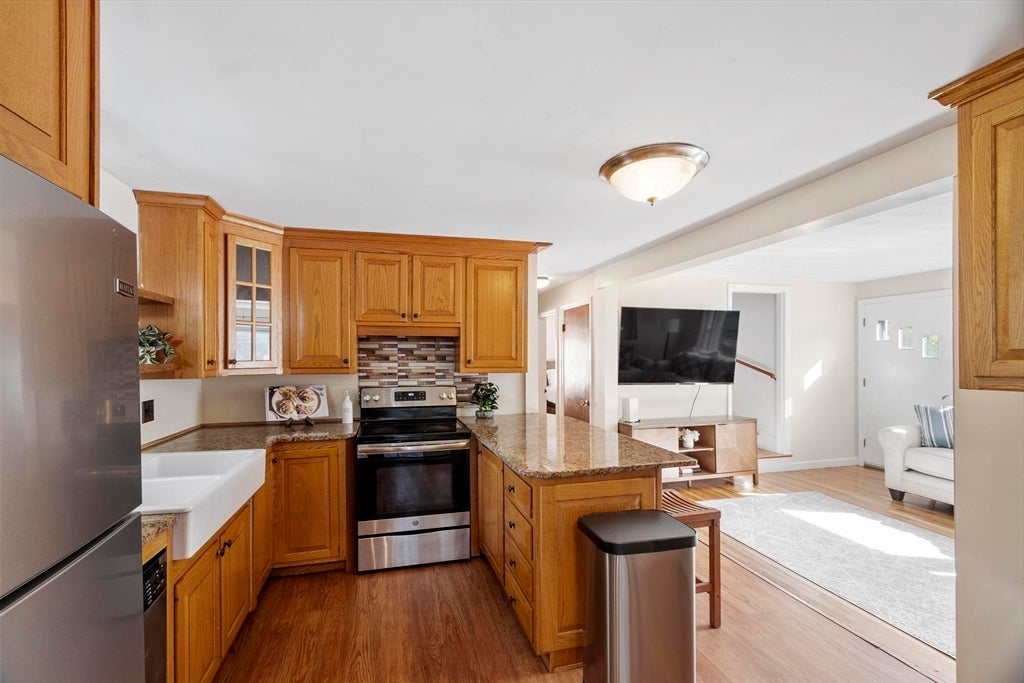 214 Brigham Hill Rd, Grafton, MA Photo #3