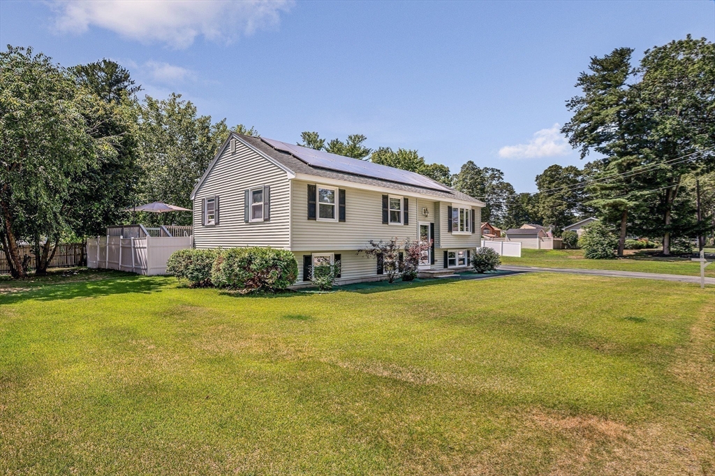 6 Magnolia Ave