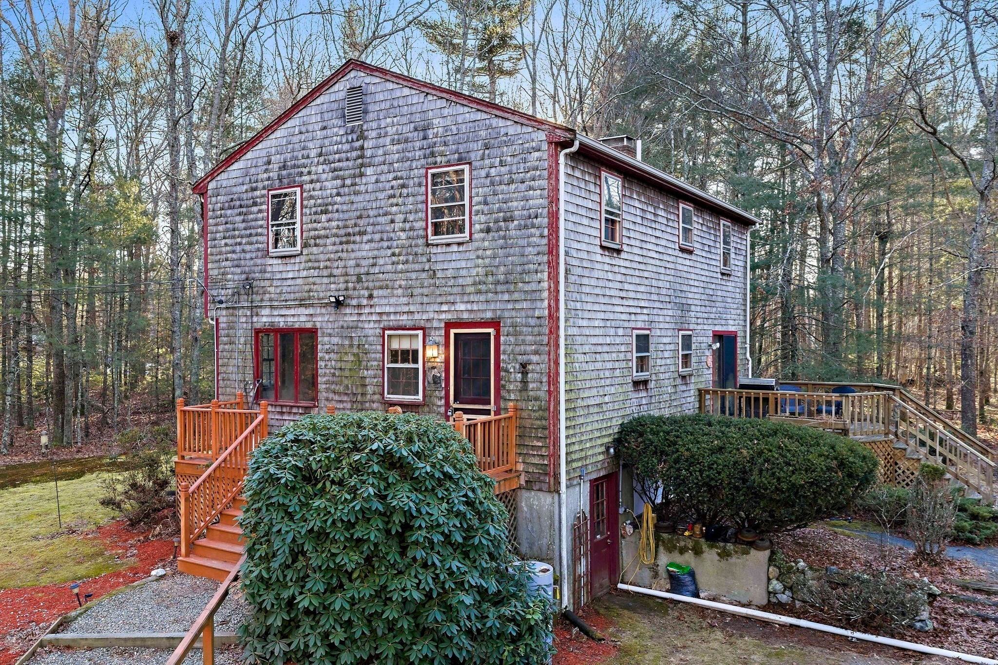 15 Forest St