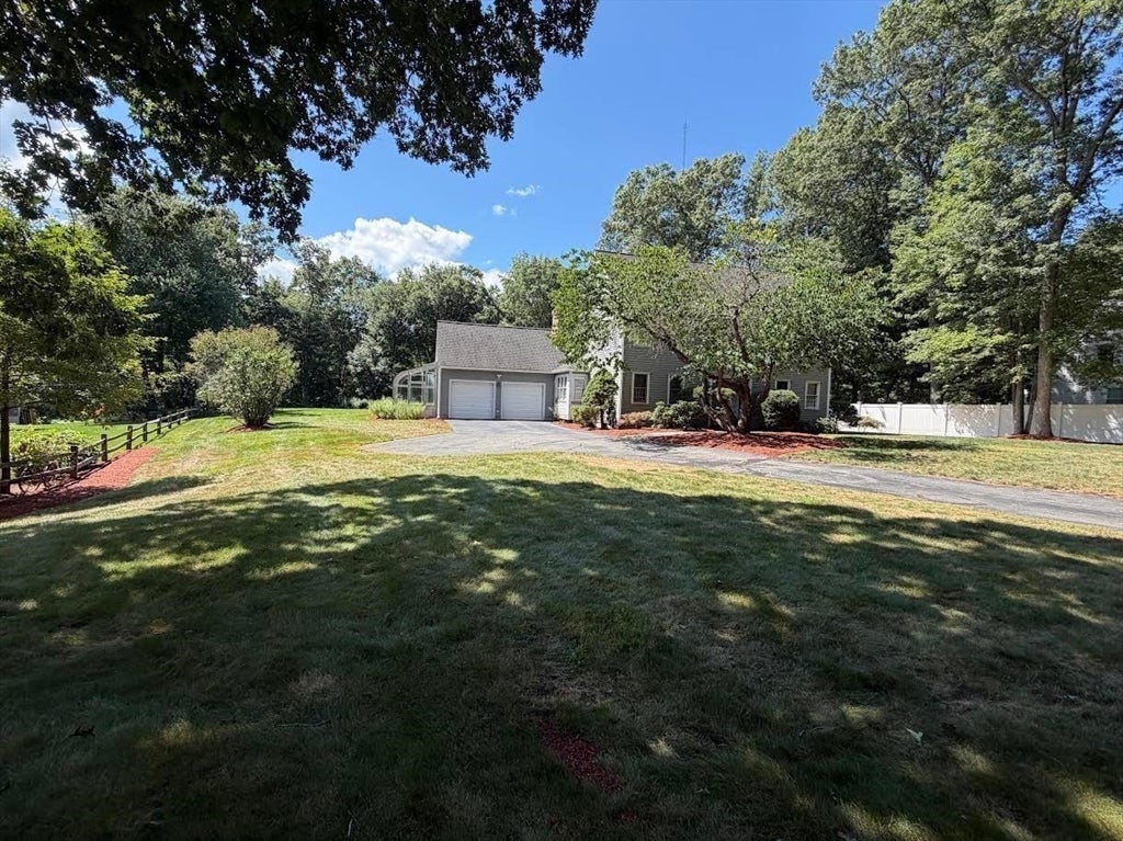 69 White Pond Rd, Hudson, MA Photo #2