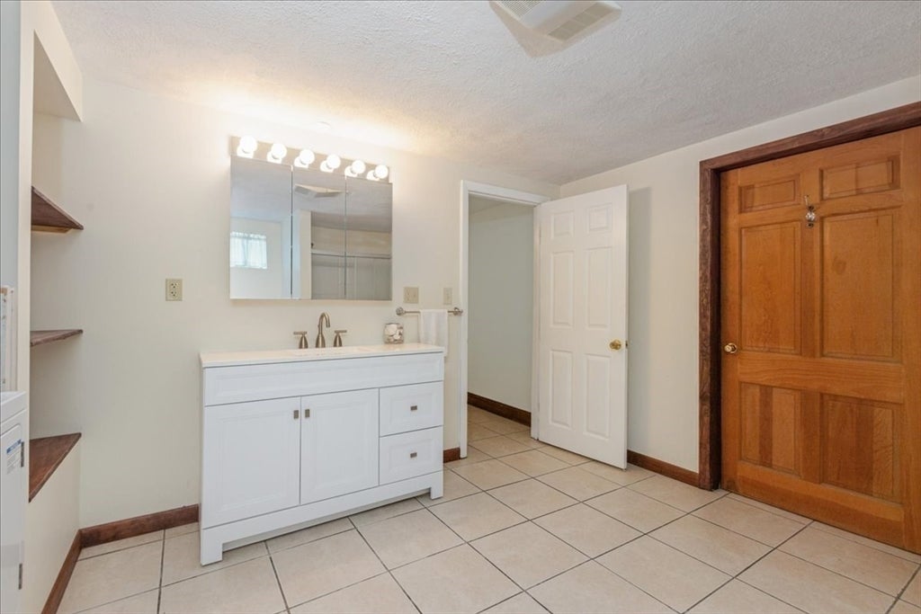 15 Chatham Way, Lynnfield, MA, 15 Chatham Way, Lynnfield, MA Photo #25
