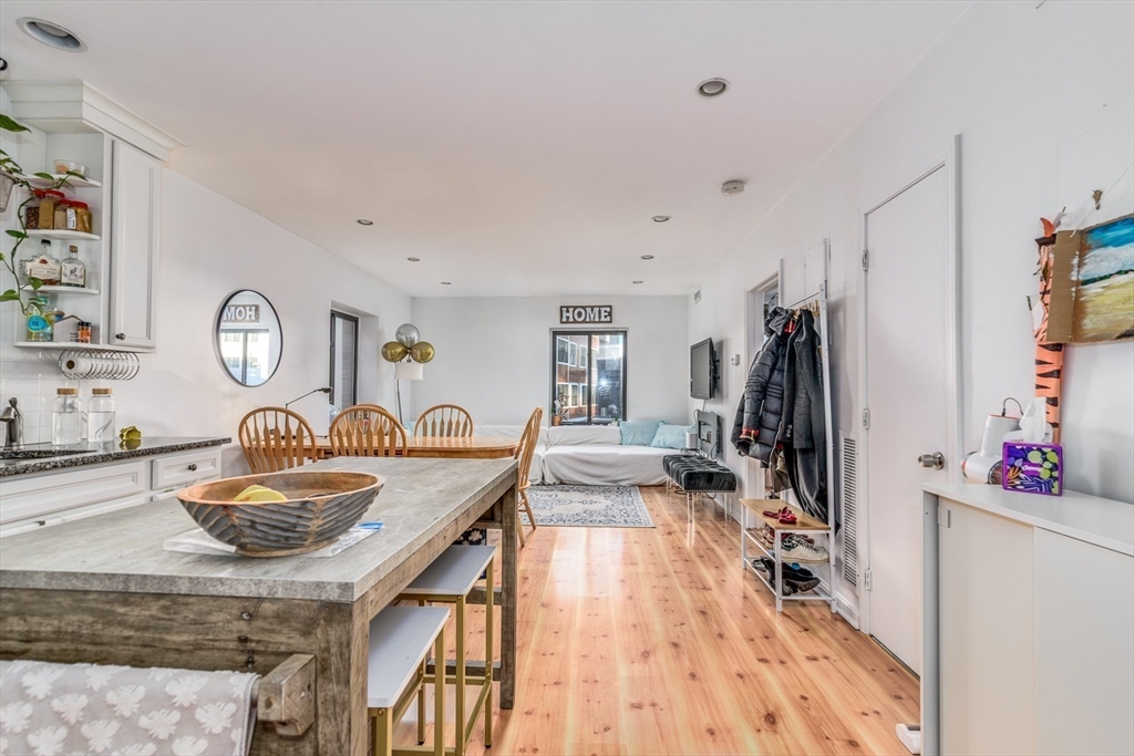 90 Salem St 3F