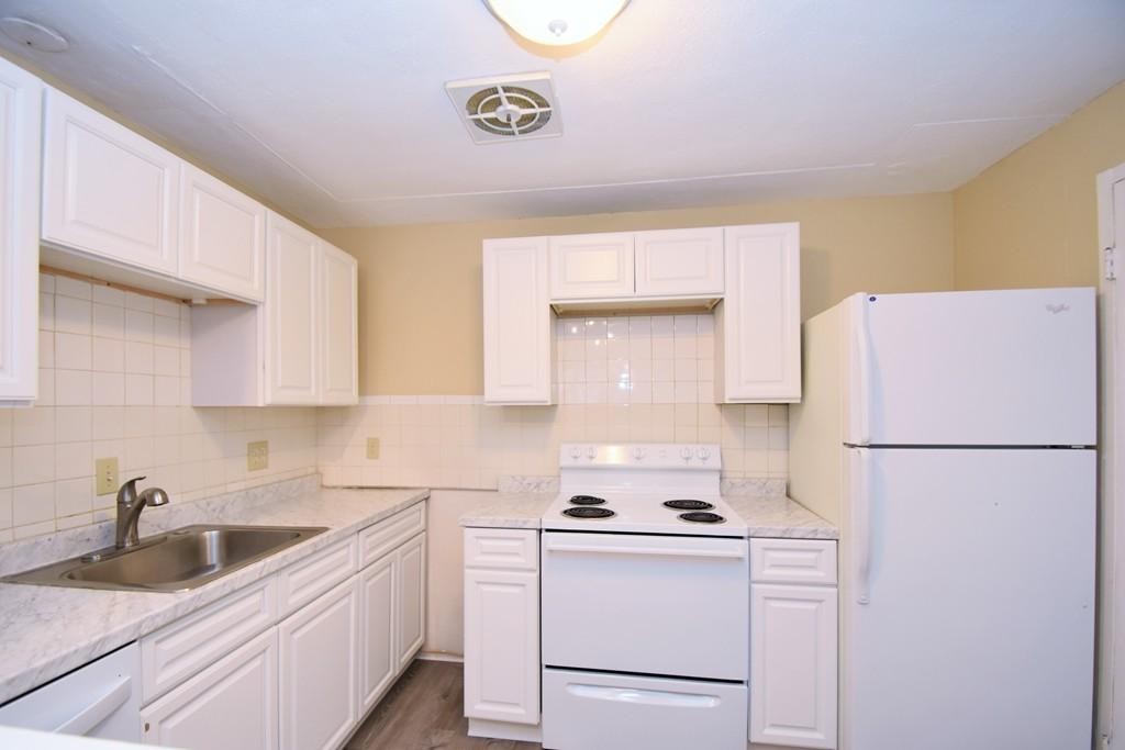1105 Lexington St #7-3, Waltham, MA Photo #5
