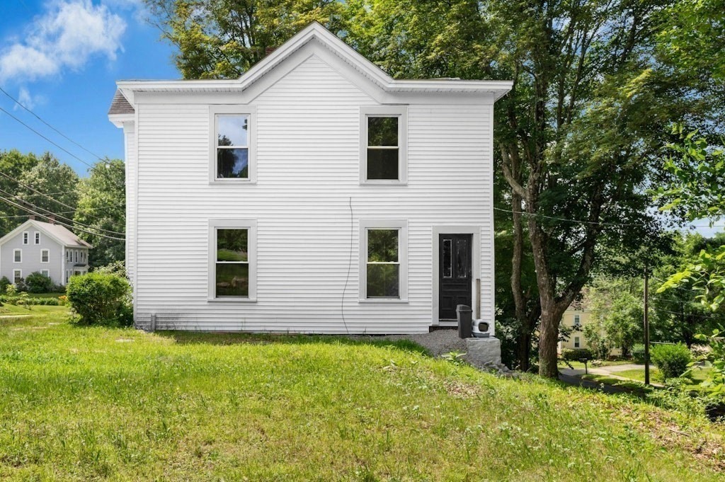 29 River St