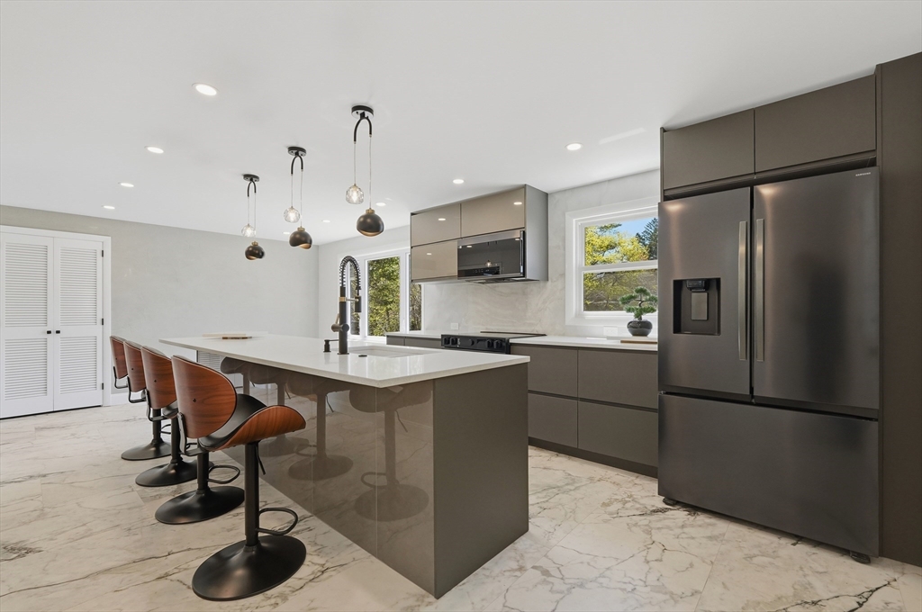 595 Washington Street