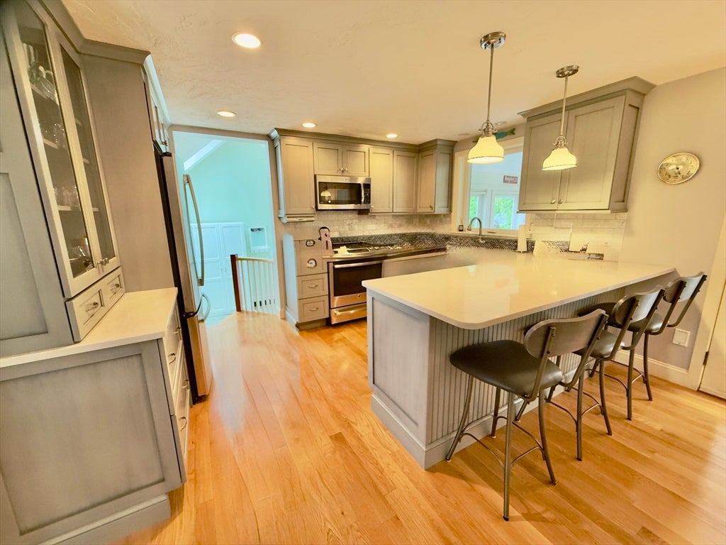 2 Bay Cliff Cir, Plymouth, MA Photo #6