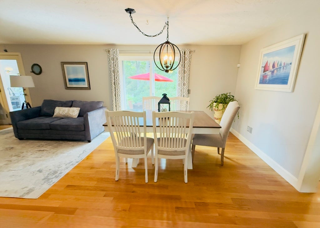 2 Bay Cliff Cir