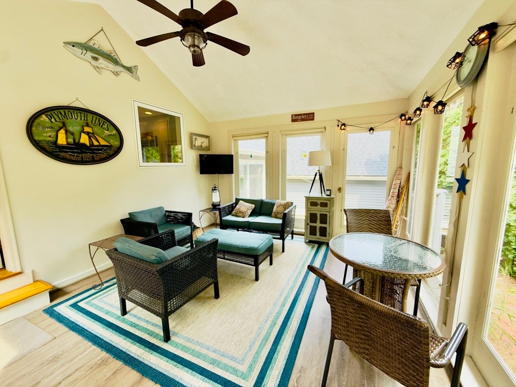 2 Bay Cliff Cir, Plymouth, MA Photo #11