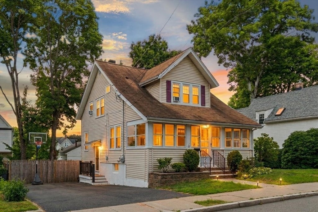 Photo of 24 Nichols St, Norwood, MA