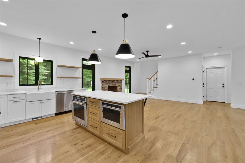 1322 Center St