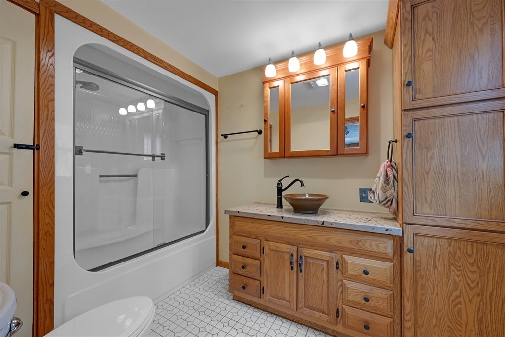 172 Stone Road, East Brookfield, MA, 172 Stone Road, East Brookfield, MA Photo #9