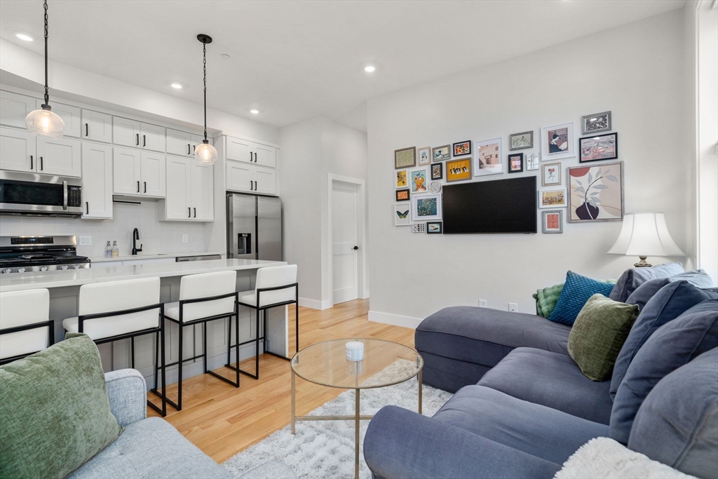 152 Marion Street 6L