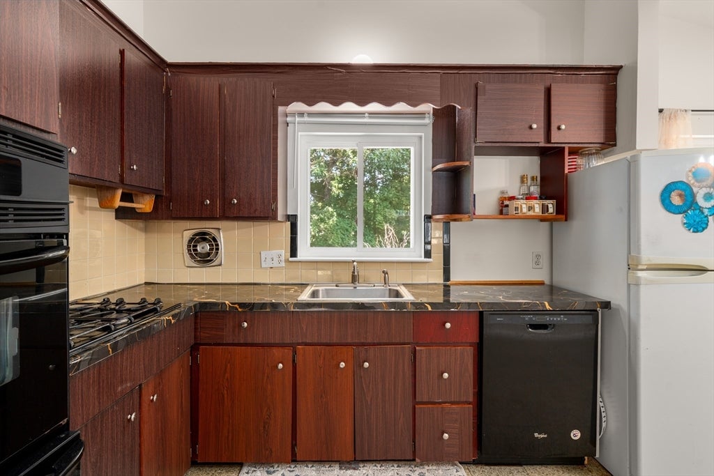 14 Richard Rd, Medway, MA, 14 Richard Rd, Medway, MA Photo #7