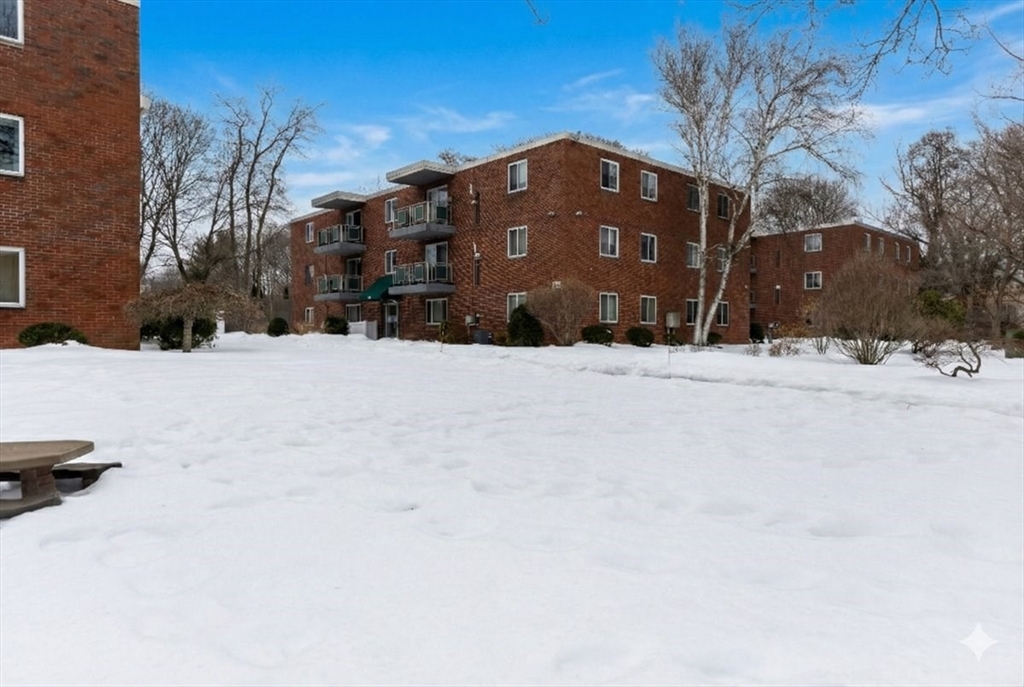 300 Commercial Street 23