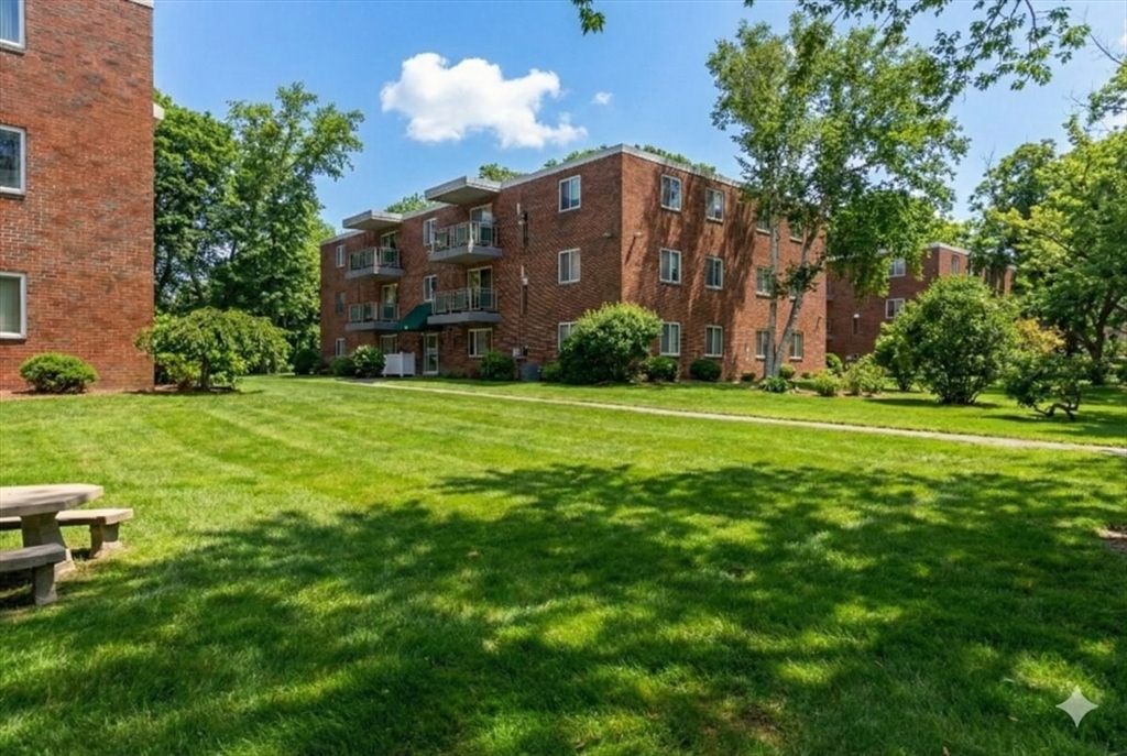 300 Commercial Street 23