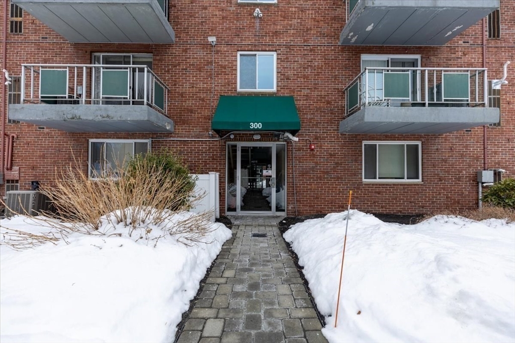 300 Commercial Street 23