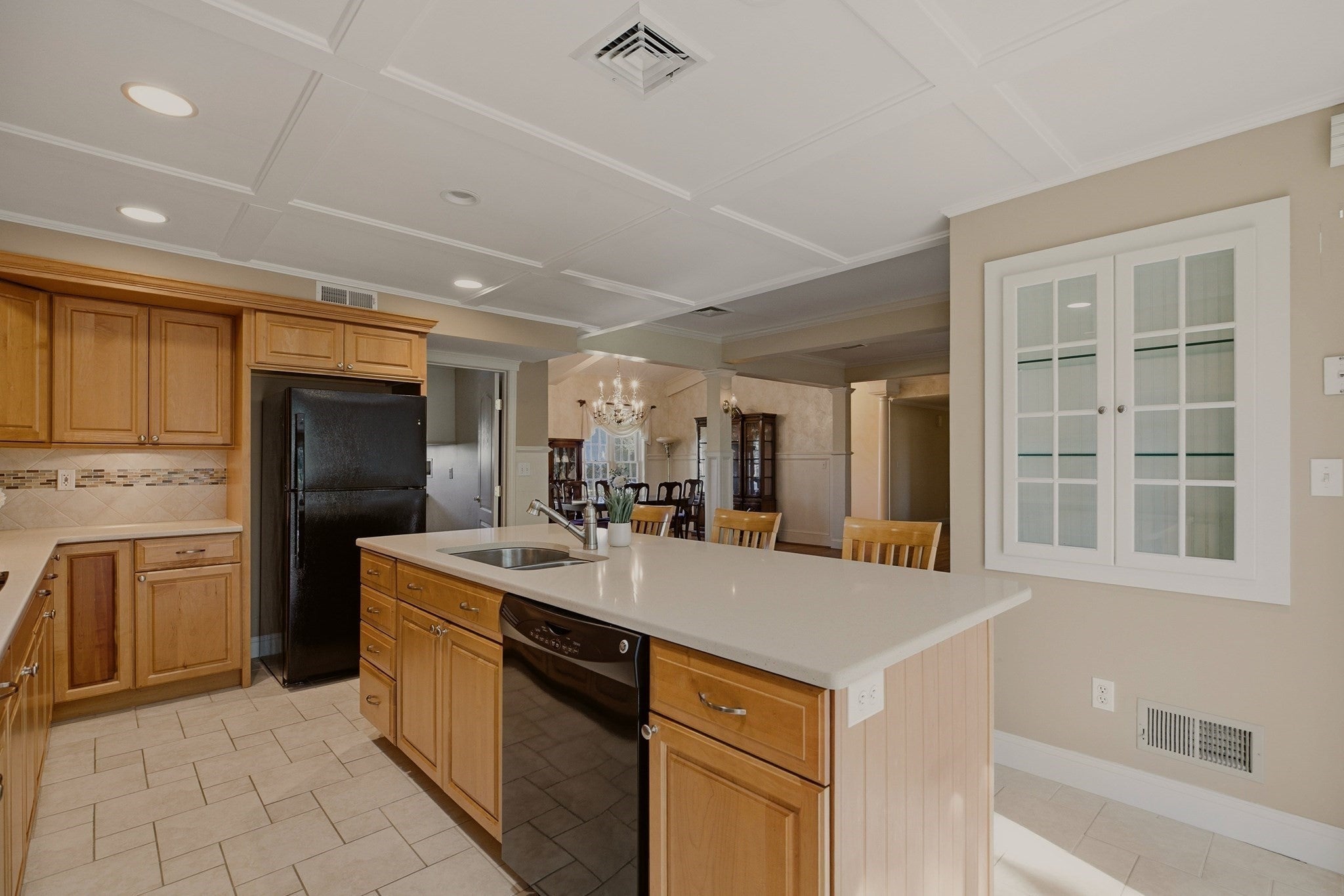 331 Albany St, Fall River, MA, 331 Albany St, Fall River, MA Photo #9