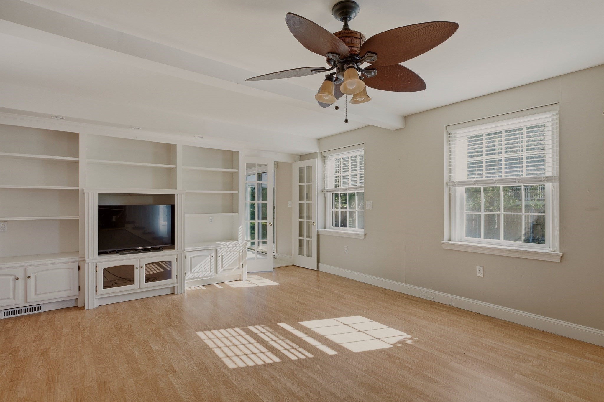 331 Albany St, Fall River, MA, 331 Albany St, Fall River, MA Photo #24