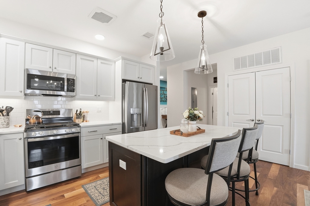 15 Revolution Way 2205