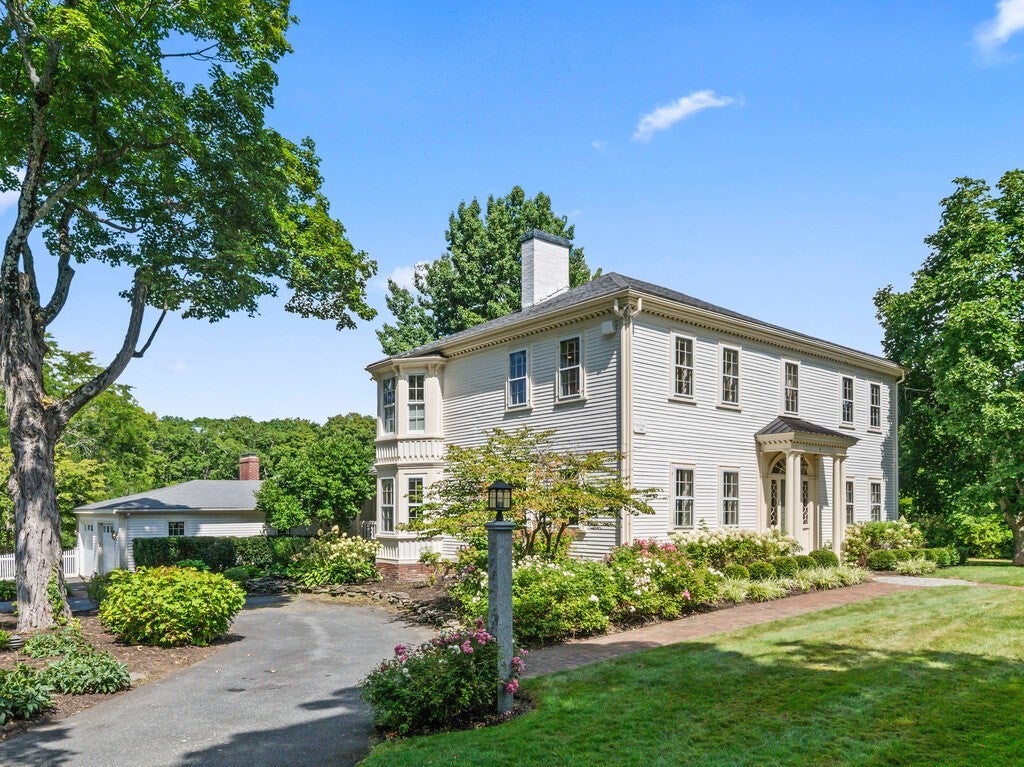 Photo of 8 Washington Street, Sherborn, MA