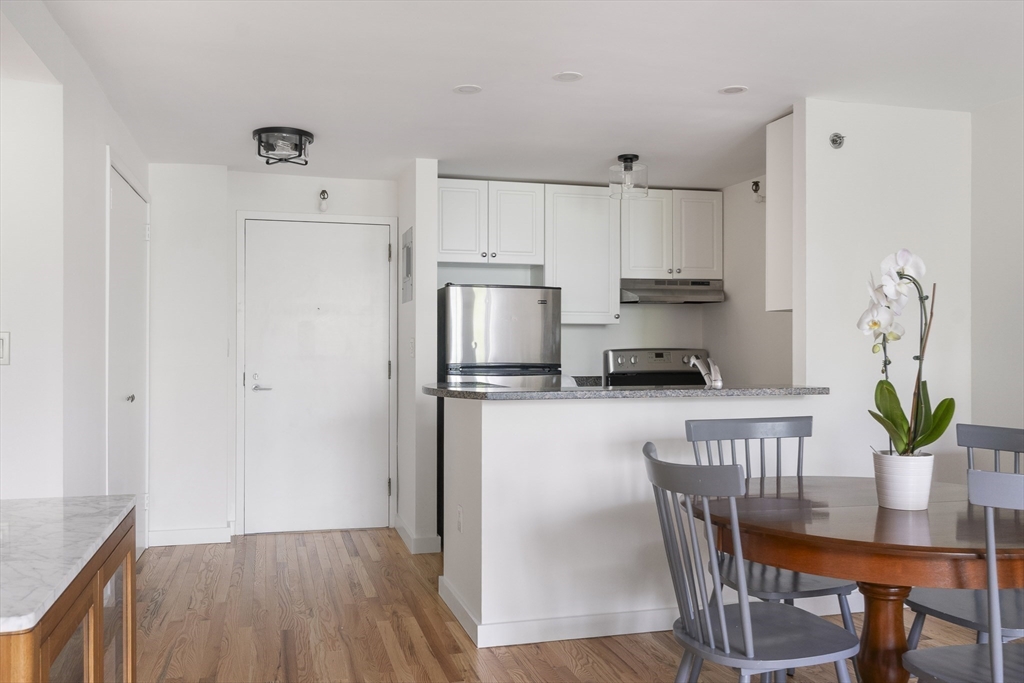 42 8th St 5304
