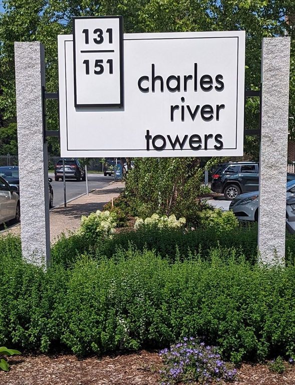 151 Coolidge Ave 105