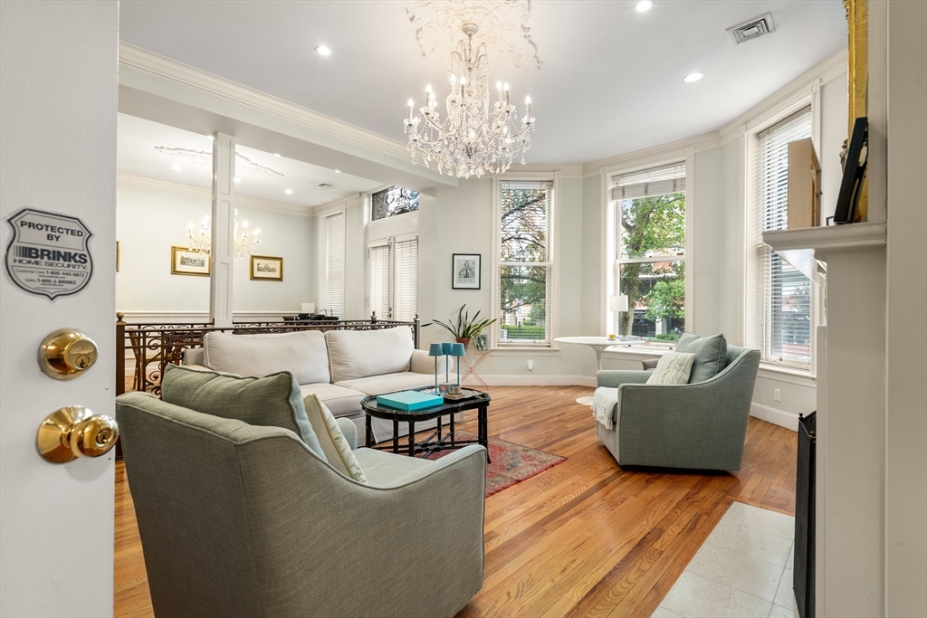341 Beacon 2F