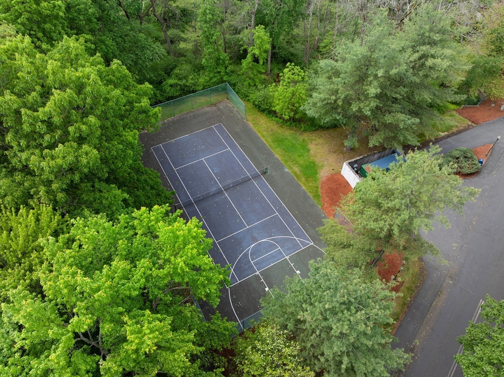 700 Brookside Dr J