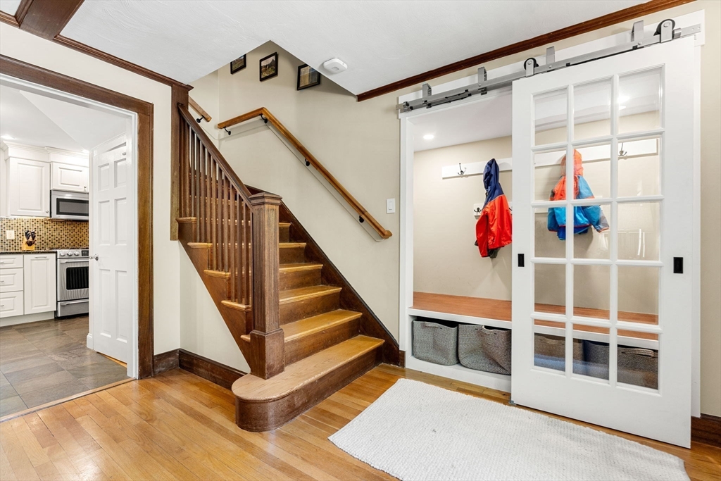 4 Daniels St