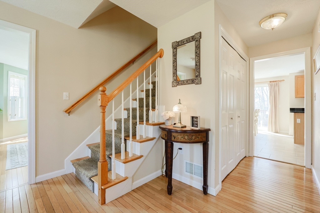 33 Hilltop Rd