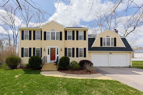 33 Hilltop Rd Franklin MA 02038