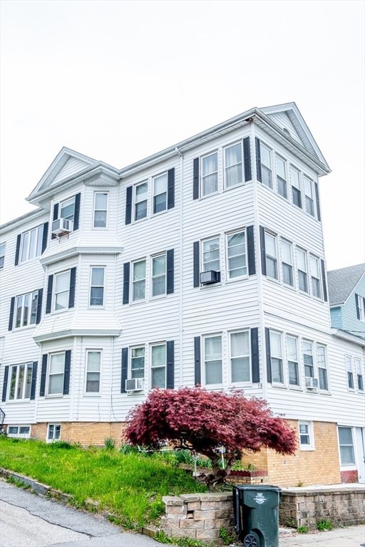 Photo 1 of 18 — 15 Oliver St, Fall River, MA 02724