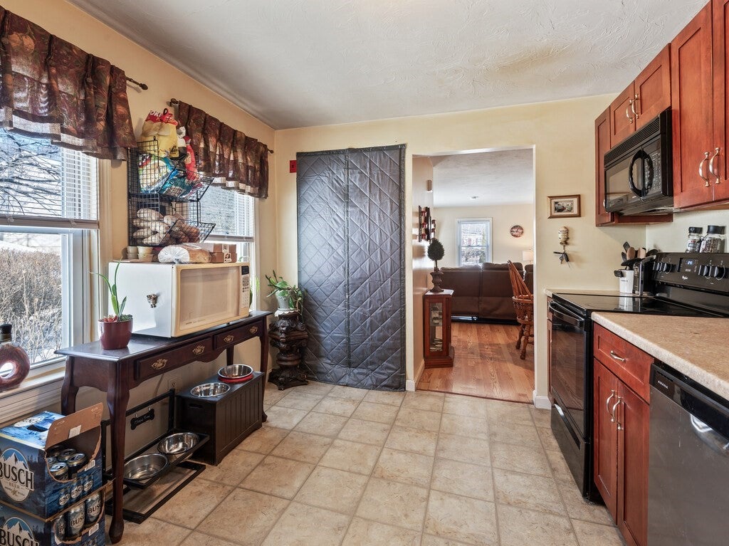 242 Pleasant Street, Leominster, MA Photo #28