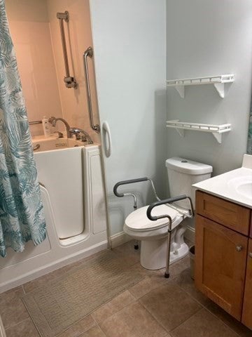 1818 Main St #111, Holden, MA, 1818 Main St #111, Holden, MA Photo #16