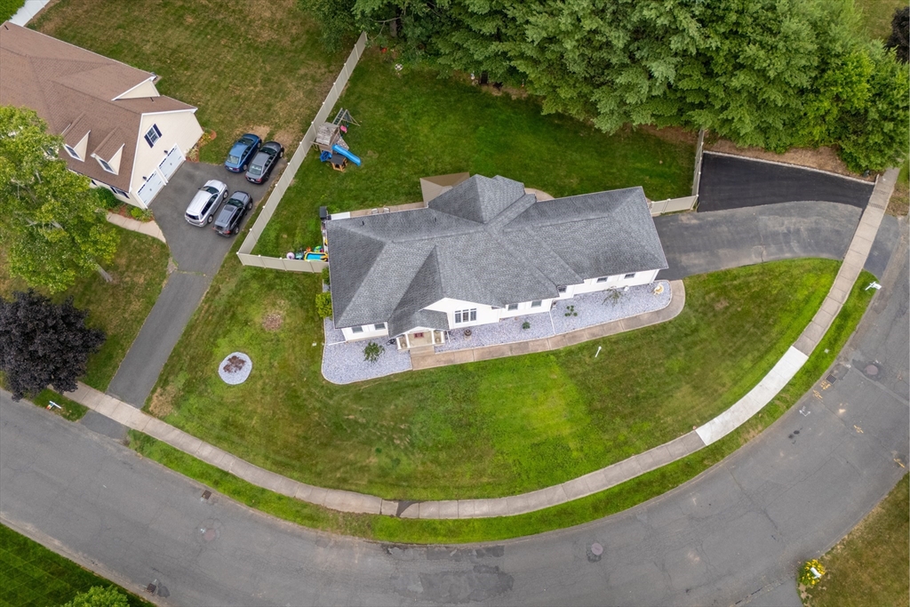 30 Radisson Ln