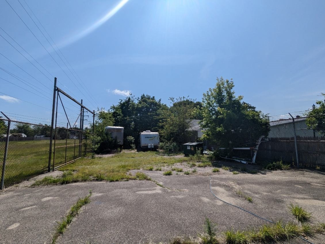 21 Pommenville St