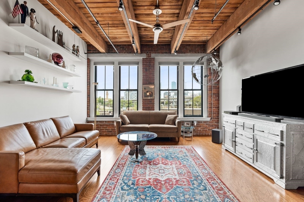 9 W Broadway 311