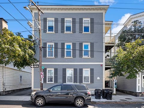 131 Derby St. 3R Salem MA 01970